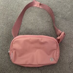 Lululemon pink Everywhere Belt Bag  - BRAND NEW!